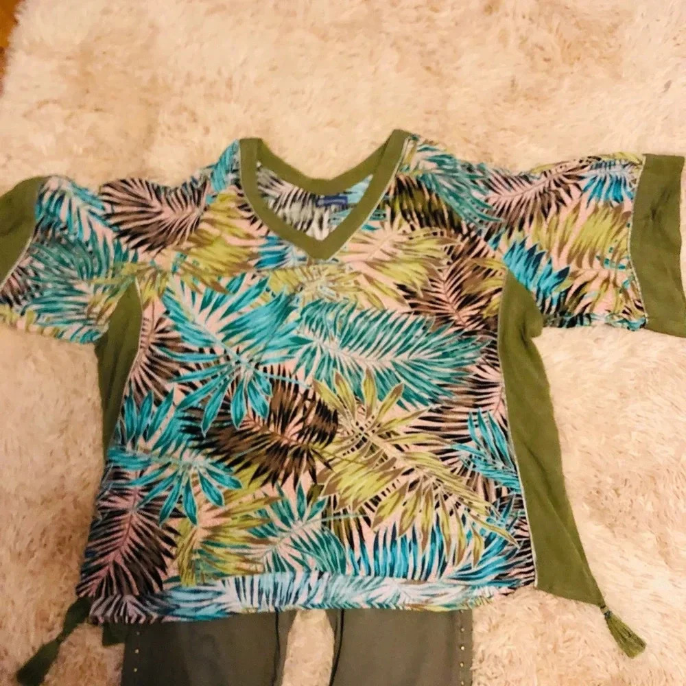 Democracy tropical top new